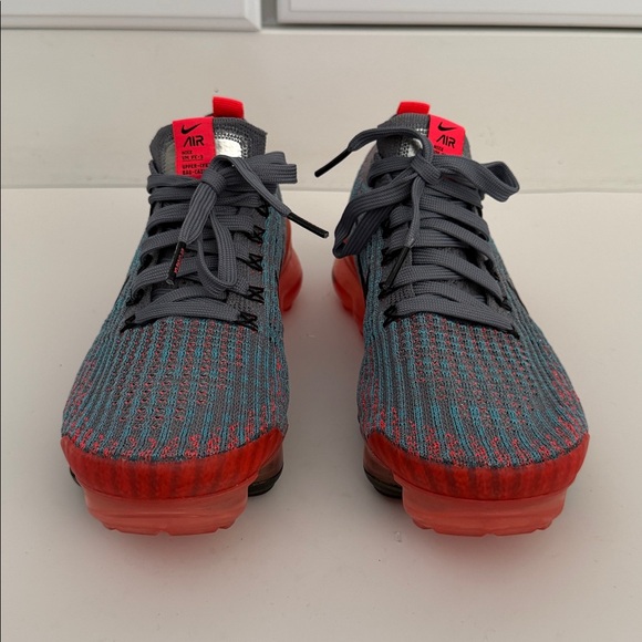 EUC Nike Air Women’s VaporMax Flyknit 3 Flash Crimson Orange sz 7 Sneakers Shoes - Picture 3 of 10